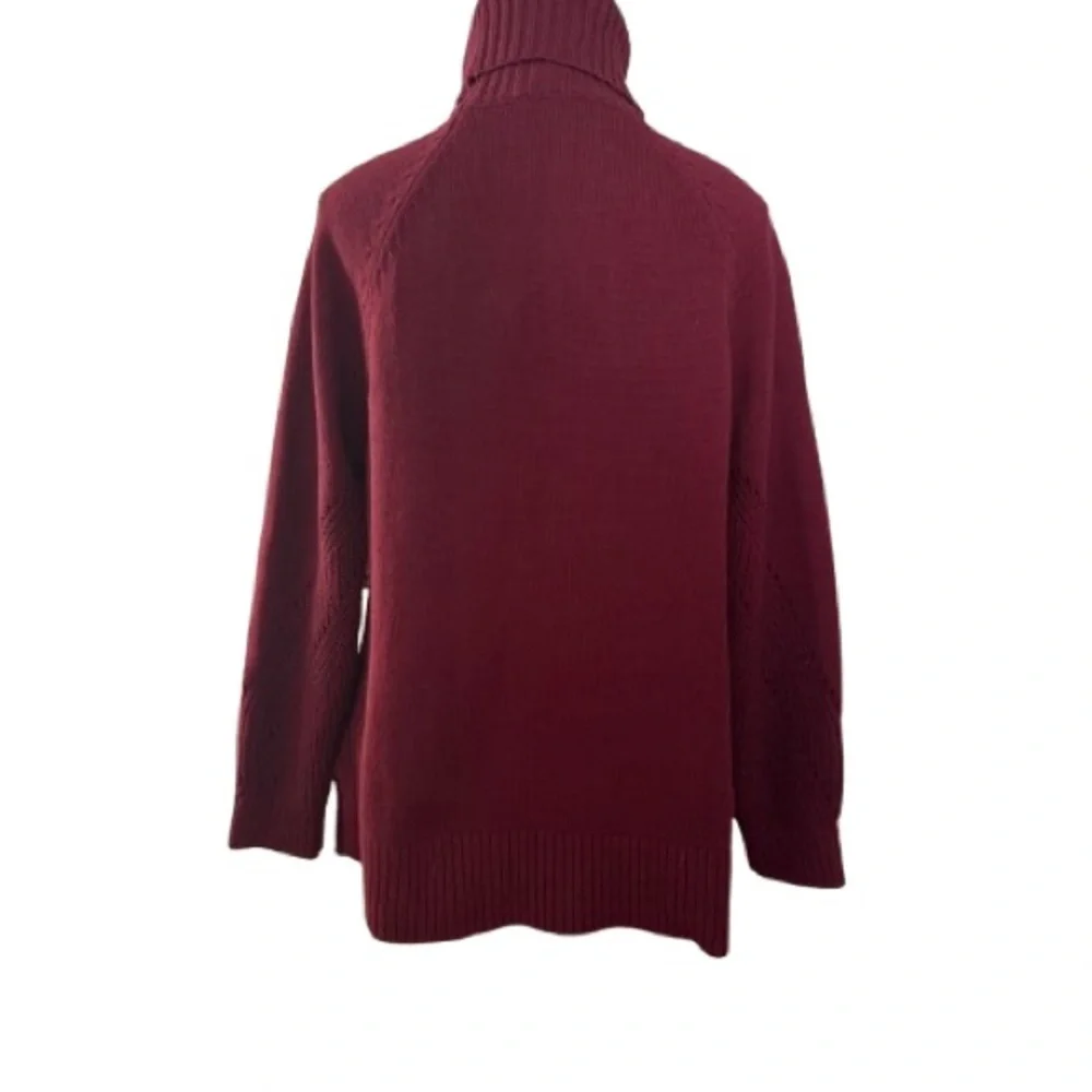 Isaac Mizrahi Live women’s Burgundy Red Turtleneck Sweater Women’s Medium